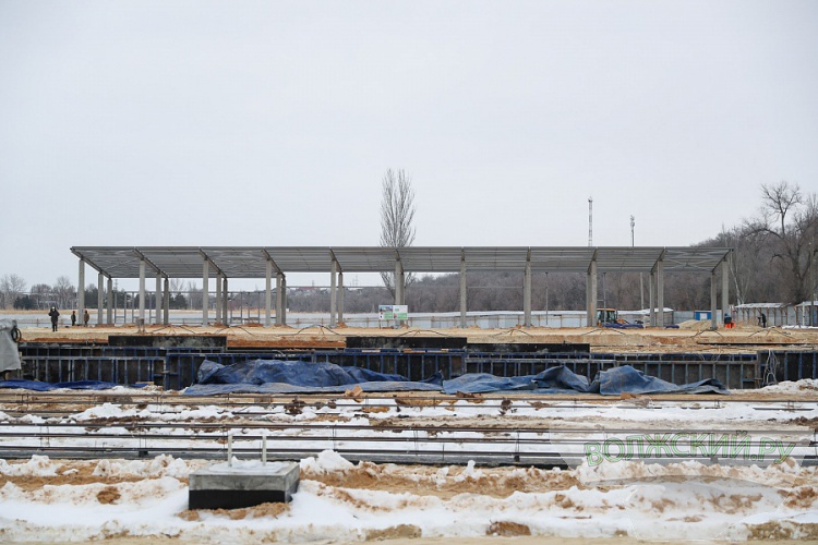 Губернатор Волгоградской области побывал на месте будущих мини-Лужников в Волжском