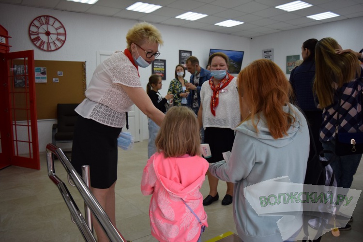 Интерактивные зоны, игры, кофе: в Волжском открылась первая модельная библиотека