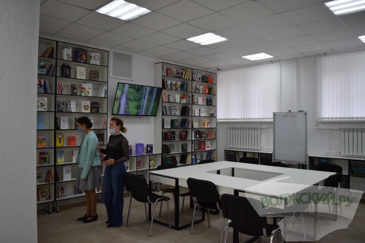 Интерактивные зоны, игры, кофе: в Волжском открылась первая модельная библиотека