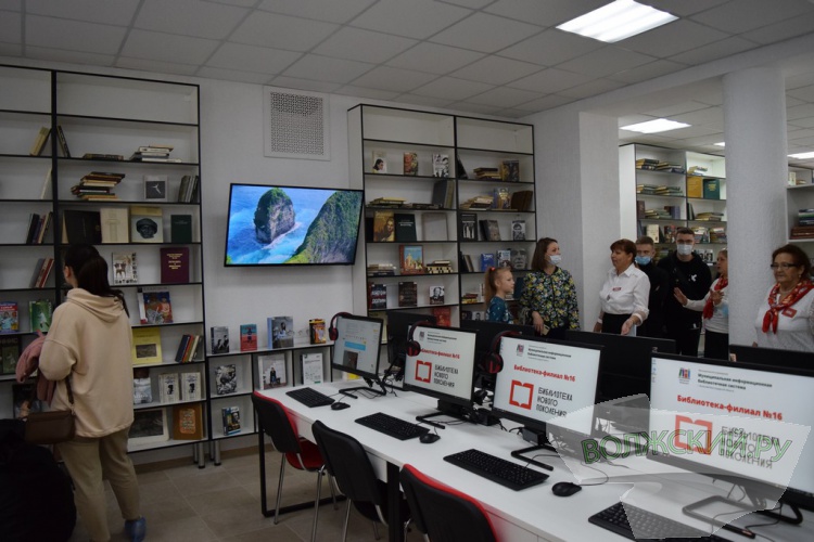 Интерактивные зоны, игры, кофе: в Волжском открылась первая модельная библиотека