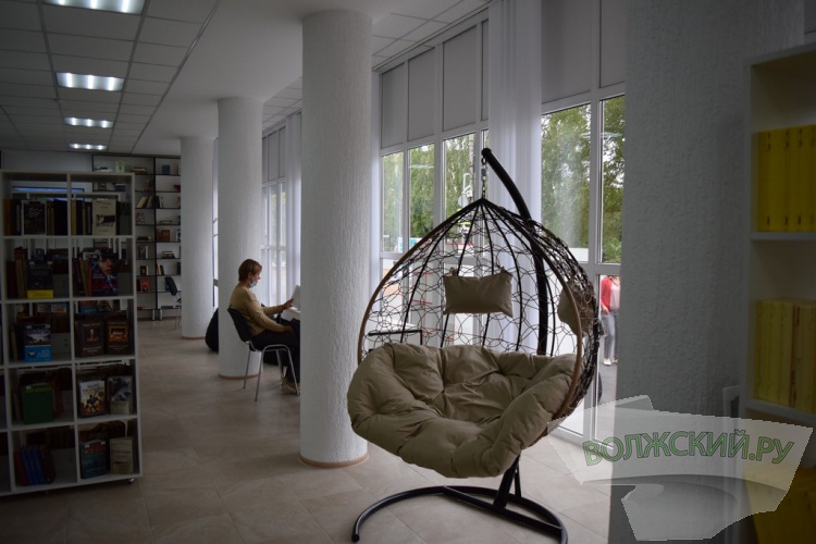 Интерактивные зоны, игры, кофе: в Волжском открылась первая модельная библиотека