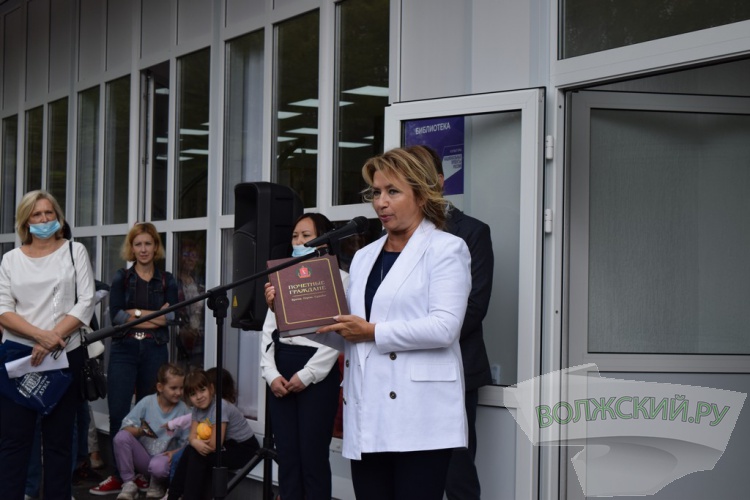 Интерактивные зоны, игры, кофе: в Волжском открылась первая модельная библиотека