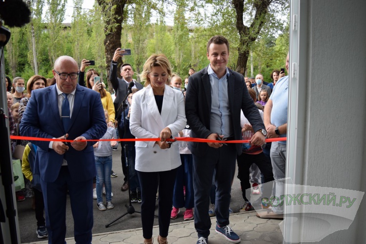 Интерактивные зоны, игры, кофе: в Волжском открылась первая модельная библиотека