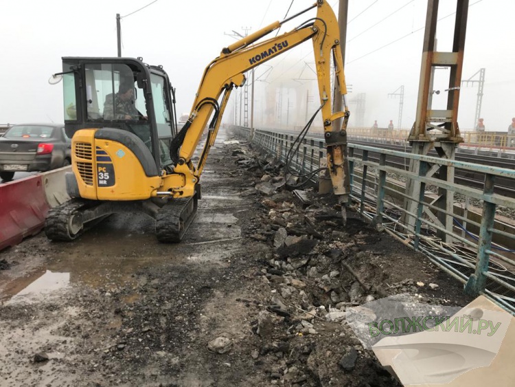 На мосту Волжской ГЭС начались демонтажные работы