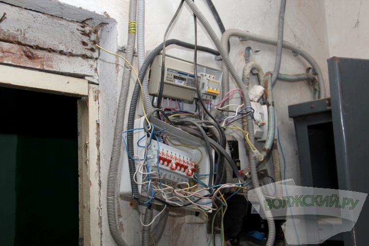 Ремонт за свой счёт ошарашил жителей общежитий в Волжском