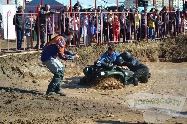 и ,   :      Mud racing