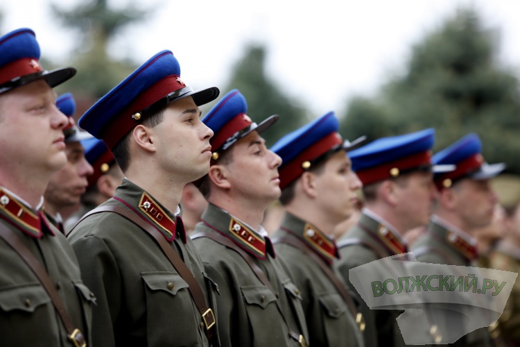 В центре Волгограда прошла репетиция парада Победы