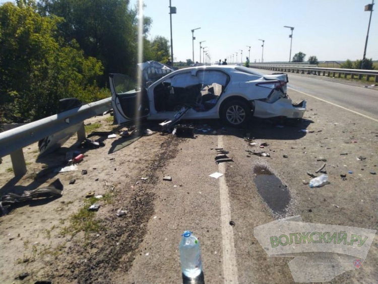 В Волгоградской области в ДТП с цементовозом погибли 4 спортсмена
