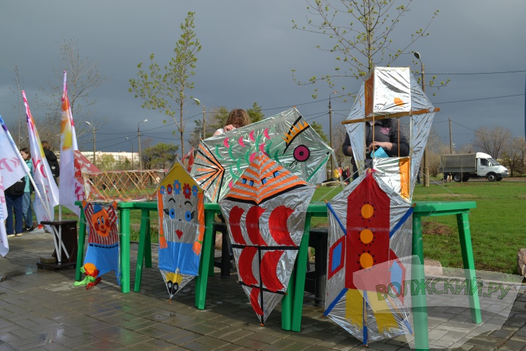 В Волжском прошёл фестиваль воздушных змеев