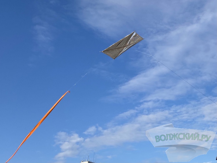 В Волжском прошёл фестиваль воздушных змеев