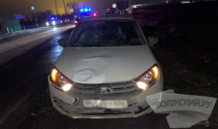 В Волжском в течение часа сбили мужчину и женщину