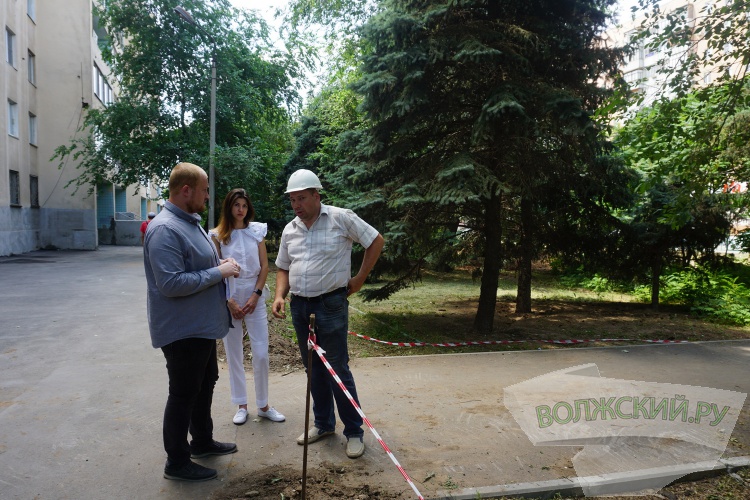 В Волжском вдоль 17 микрорайона создают экотропу и «умный» полив