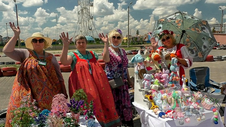 Волжане ярко отметили День России