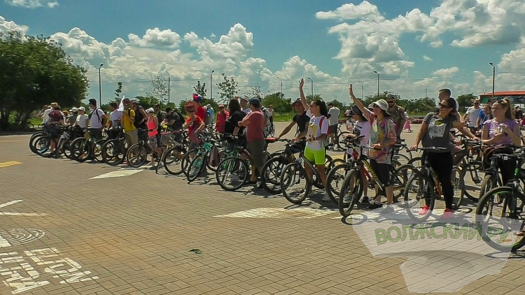 Волжане ярко отметили День России