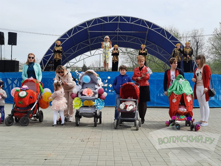 Волжский встретил Первомай экстримом и творчеством