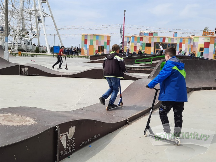 Волжский встретил Первомай экстримом и творчеством