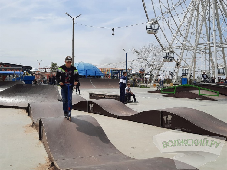 Волжский встретил Первомай экстримом и творчеством