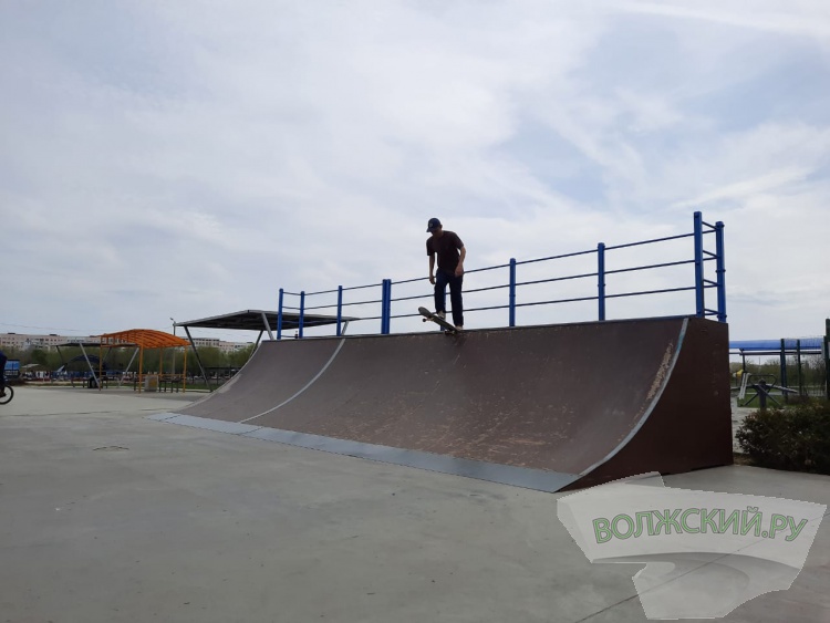 Волжский встретил Первомай экстримом и творчеством