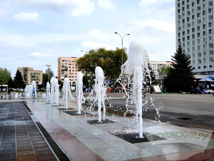 Волжский встретил Первомай экстримом и творчеством