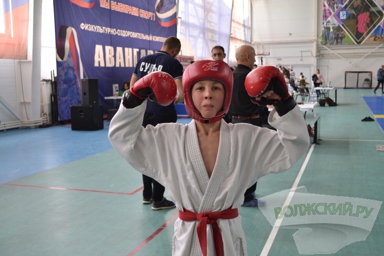 220 рукпопашников встретились в Волжском на турнире памяти С.В. Цуцунавы