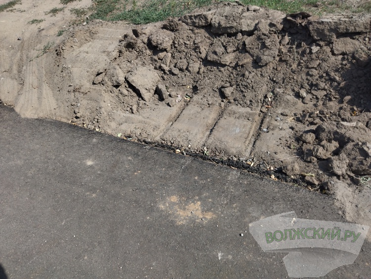 Большевистская разваливается не дождавшись окончания ремонта