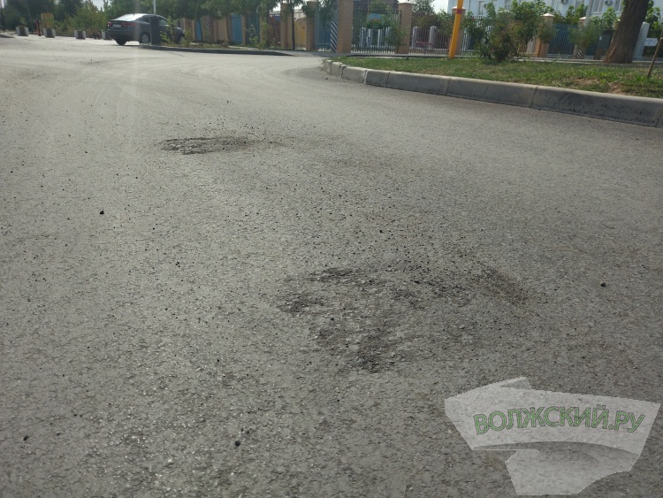 Большевистская разваливается не дождавшись окончания ремонта