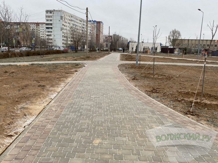 ФКГС: единый стиль и загадочные музинструменты на улице 40 лет Победы