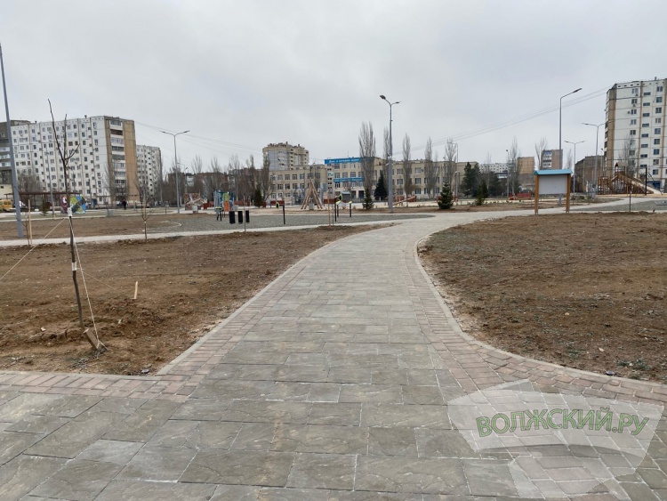 ФКГС: единый стиль и загадочные музинструменты на улице 40 лет Победы