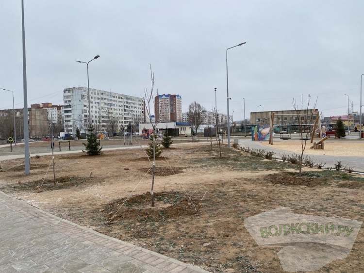 ФКГС: единый стиль и загадочные музинструменты на улице 40 лет Победы