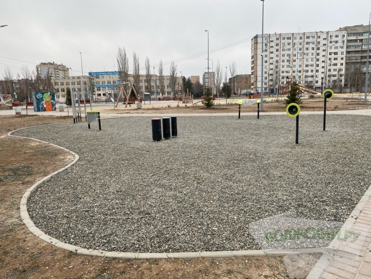 ФКГС: единый стиль и загадочные музинструменты на улице 40 лет Победы