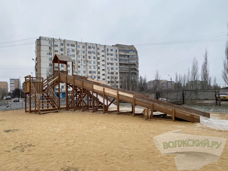 ФКГС: единый стиль и загадочные музинструменты на улице 40 лет Победы