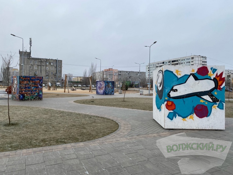 ФКГС: единый стиль и загадочные музинструменты на улице 40 лет Победы