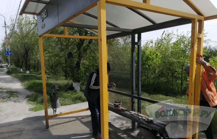 На улицах Волжского навели чистоту в преддверии праздников