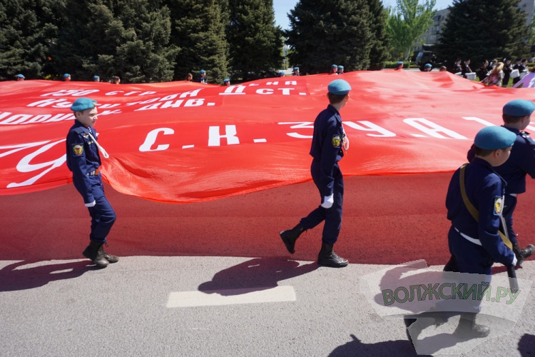 В Волжском отрепетировали парад Победы
