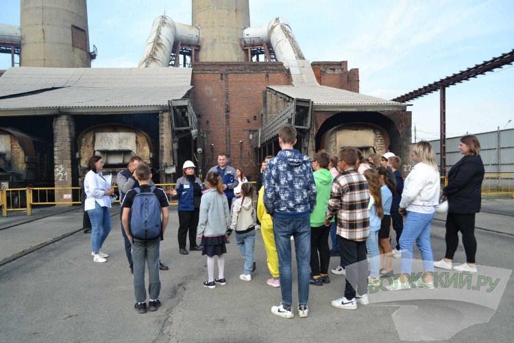 Волжский абразивный завод в честь Дня машиностроителей распахнул свои двери для детей