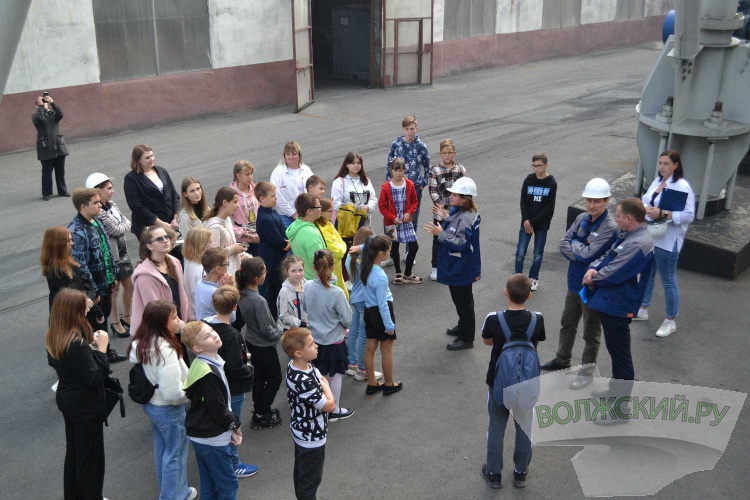 Волжский абразивный завод в честь Дня машиностроителей распахнул свои двери для детей