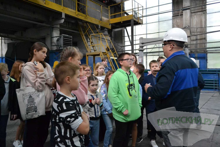 Волжский абразивный завод в честь Дня машиностроителей распахнул свои двери для детей