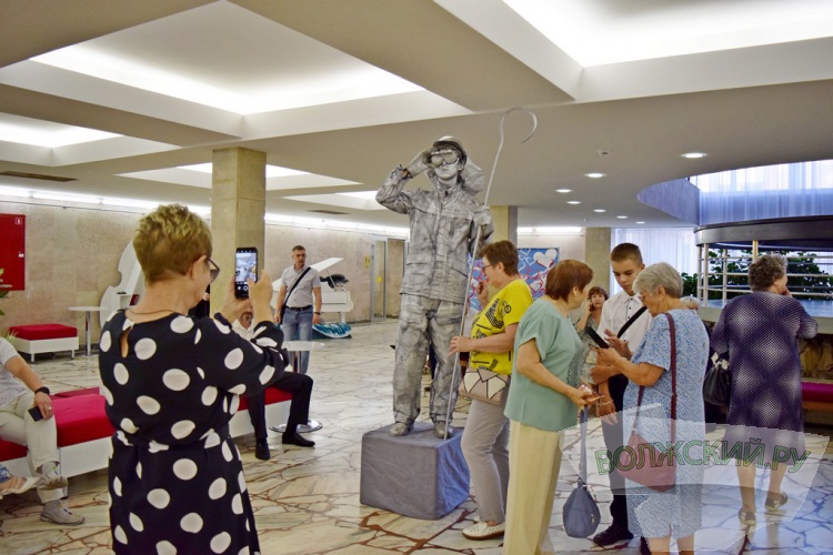 «Победители огня и металла»: Волжский трубный завод широко отпраздновал День металлурга