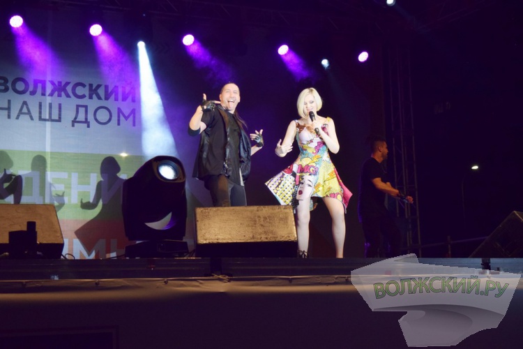 Яркие таланты и красочный фейерверк: Волжский с размахом отметил 69-ю годовщину