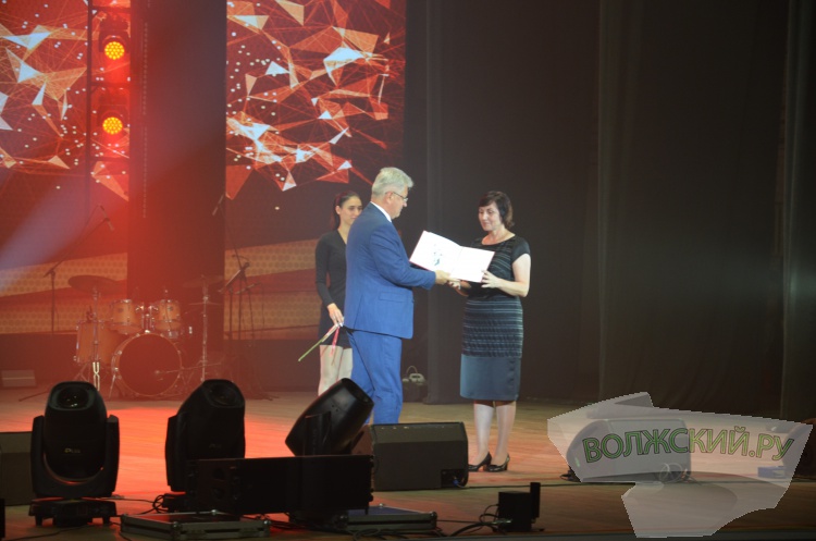 Ежедневный самоотверженный труд: на Волжском трубном заводе отметили День Металлурга