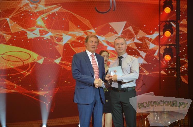 Ежедневный самоотверженный труд: на Волжском трубном заводе отметили День Металлурга