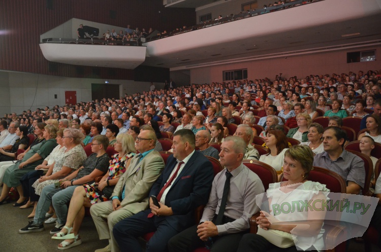 Ежедневный самоотверженный труд: на Волжском трубном заводе отметили День Металлурга