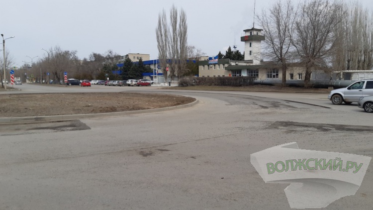 На малом «кольце» улицы им. генерала Карбышева переделывают новый асфальт