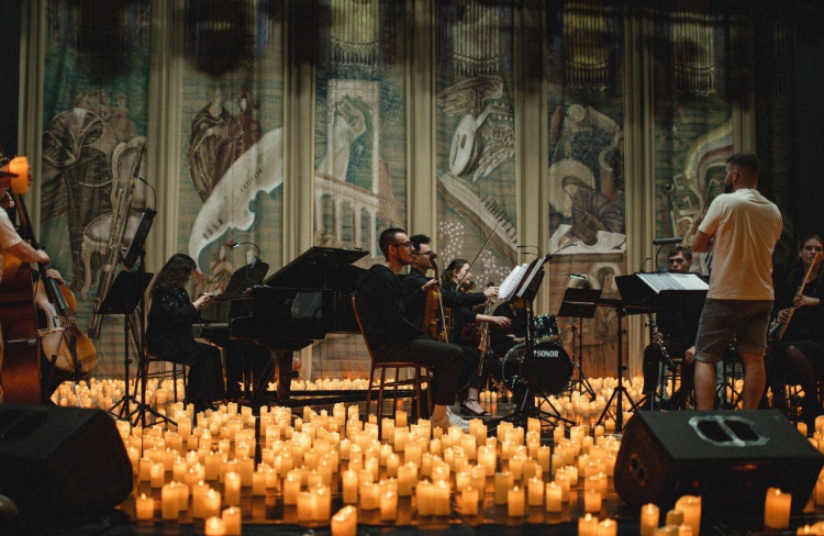 Двенадцатое сентября: в Волжском пройдет атмосферный живой концерт при сиянии тысячи свечей