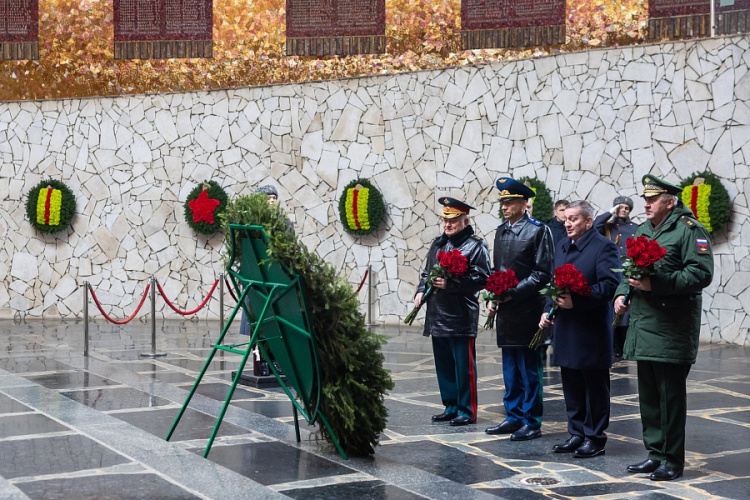 В Волгоград прилетел Генеральный прокурор РФ Александр Гуцан