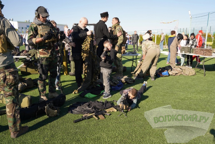 Казачий быт, выставка оружия и концерт: в Волжском в 10-й раз прошёл Константиновский фестиваль