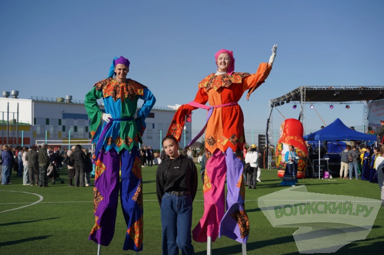 Казачий быт, выставка оружия и концерт: в Волжском в 10-й раз прошёл Константиновский фестиваль
