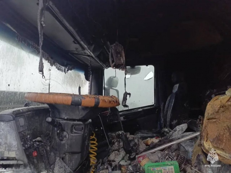 На трассах Волгоградской области за сутки сгорели две фуры