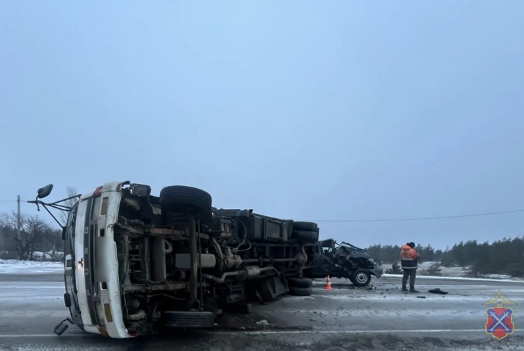 Не успели переобуться? Первый снег в регионе обернулся целым «букетом» серьезных аварий на трассах