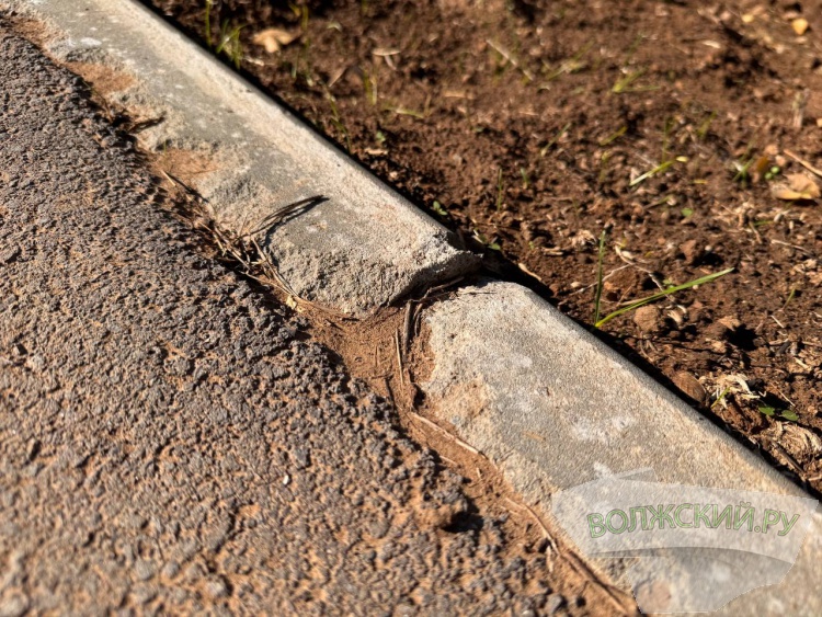 Недоступная спортплощадка и разрушенные бордюры: пустырь в парке «Волжский» преобразился за счет ФКГС